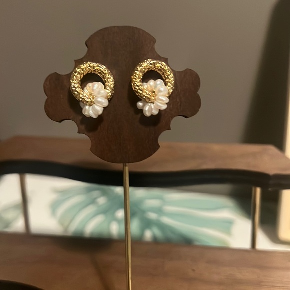 French Chic Double Circle Pearl Stud Earrings - Picture 1 of 5